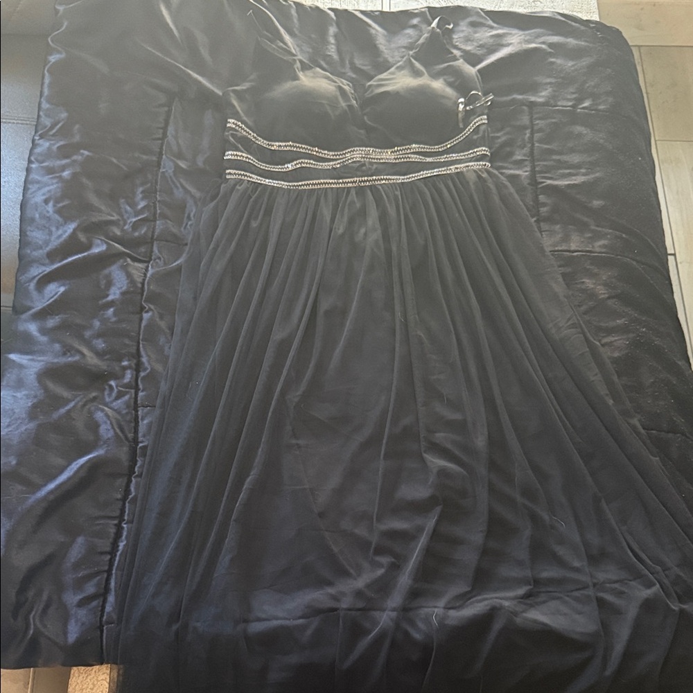Elegant Black Maxi Dress